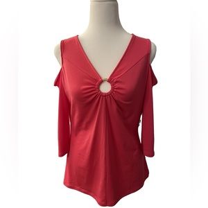 💋💋NEW Cold Shoulder NWT Pink V-Neck Pullover Blouse size Medium